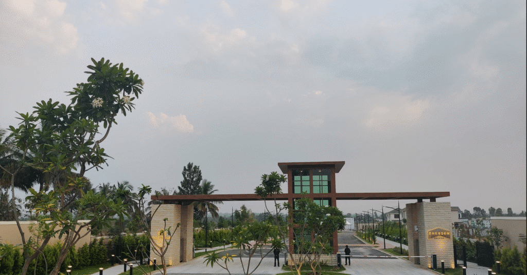 Beverly Woods Villas — photo 11
