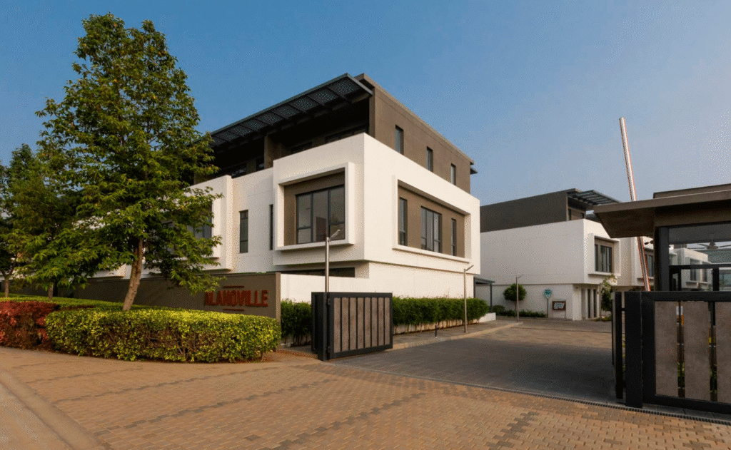 Goyal and Co Alanoville — photo 1