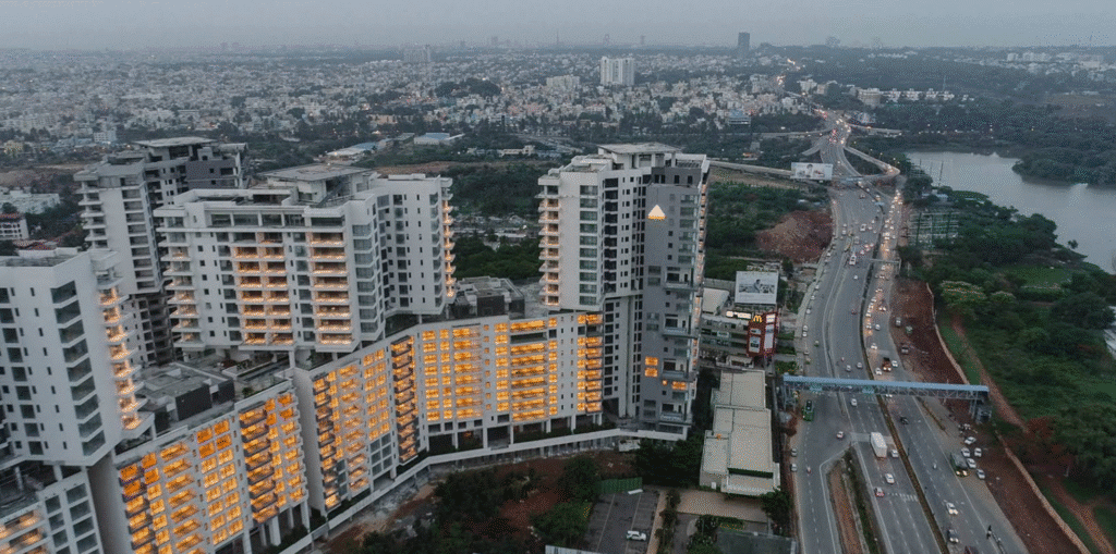 Embassy Lake Terraces — photo 1