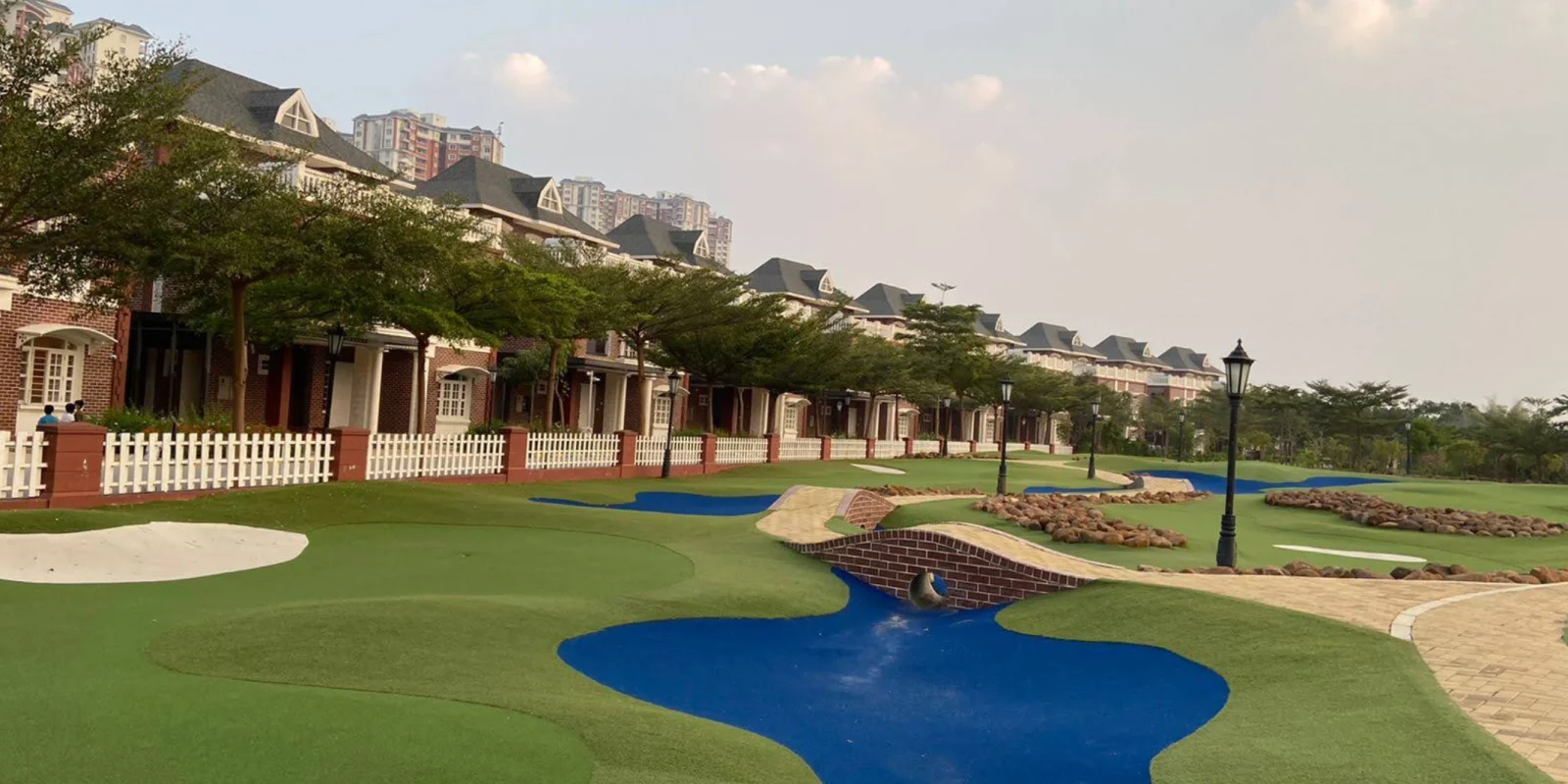 Prestige Lakeside Habitat Villa amenities 