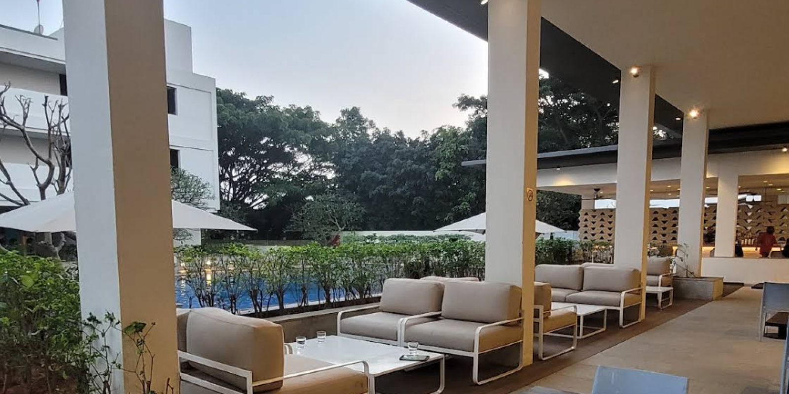 Embassy Boulevard villa clubhouse amenities 