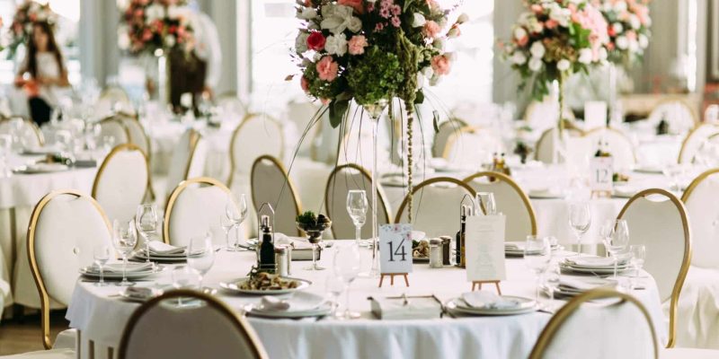 Luxury,White,Restaurant,Is,Prepared,For,The,Wedding