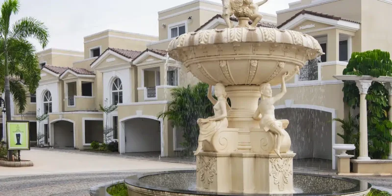 67897c84d6bf0a6a2fad34b2_lake side (1)